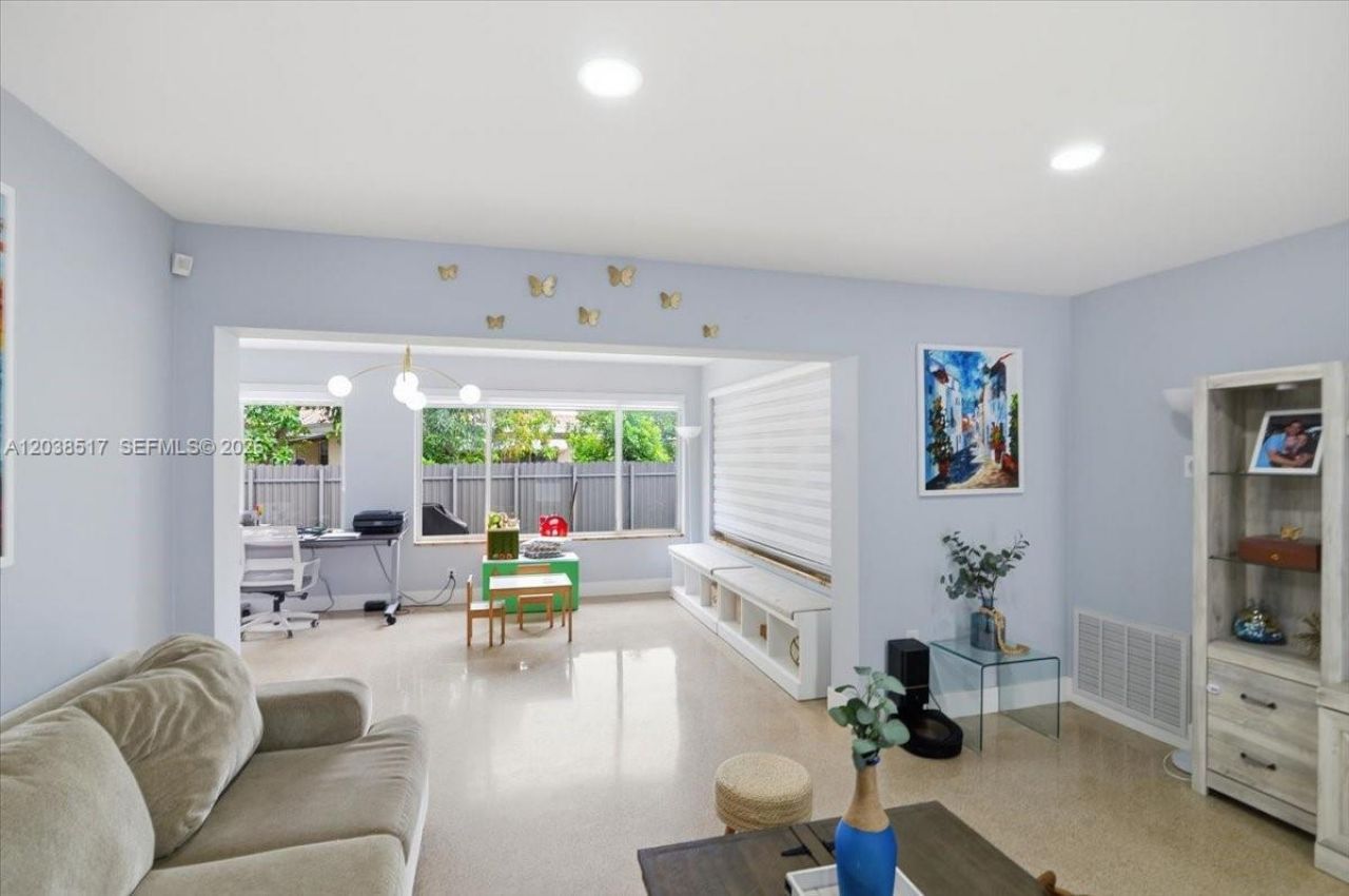 8211 NW 12th St, Pembroke Pines, FL 33024 Photo