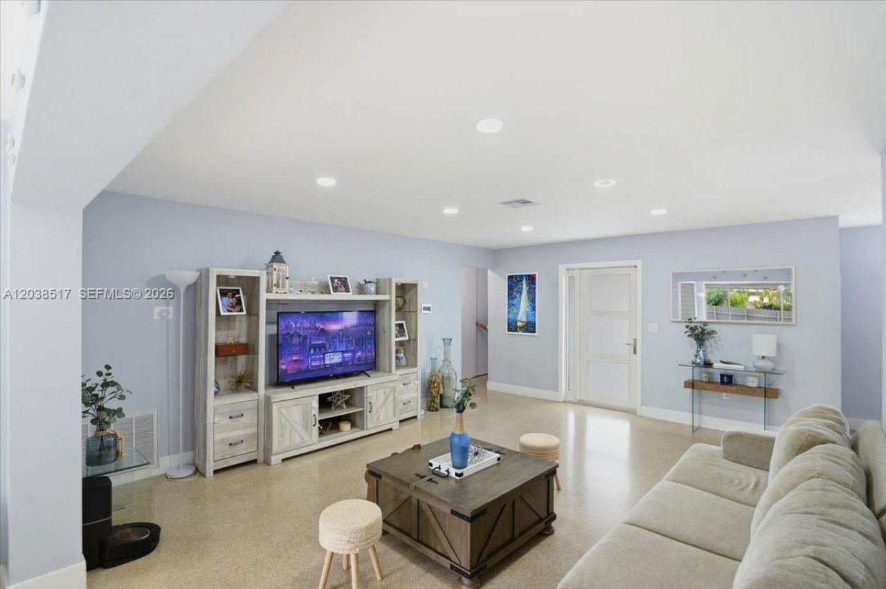 8211 NW 12th St, Pembroke Pines, FL 33024 Photo