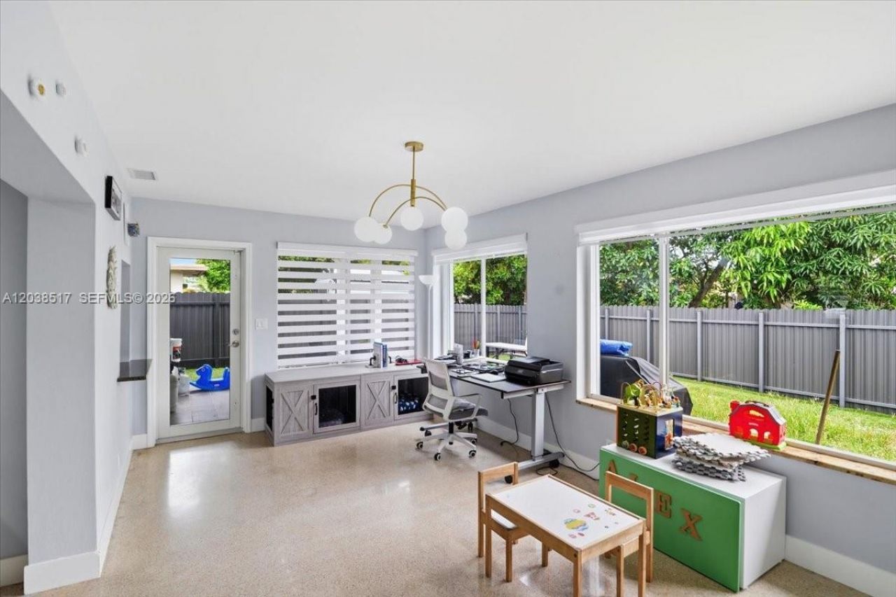 8211 NW 12th St, Pembroke Pines, FL 33024 Photo