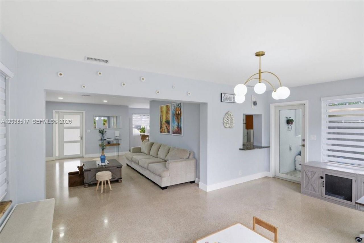 8211 NW 12th St, Pembroke Pines, FL 33024 Photo