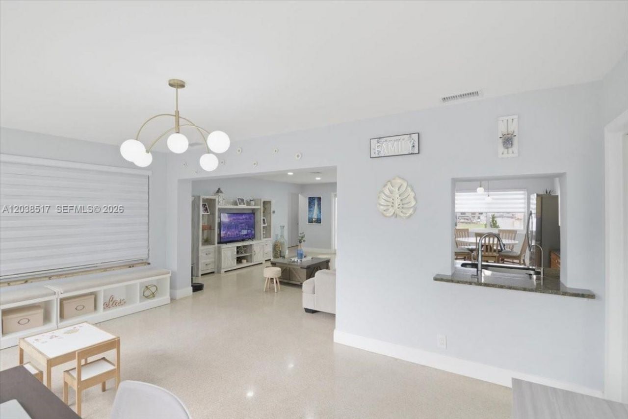 8211 NW 12th St, Pembroke Pines, FL 33024 Photo