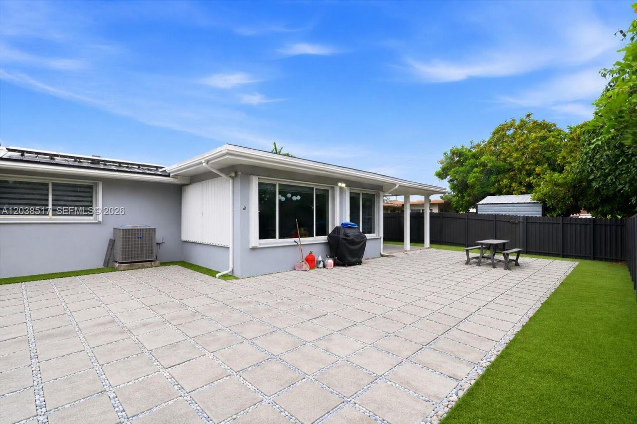 8211 NW 12th St, Pembroke Pines, FL 33024 Photo