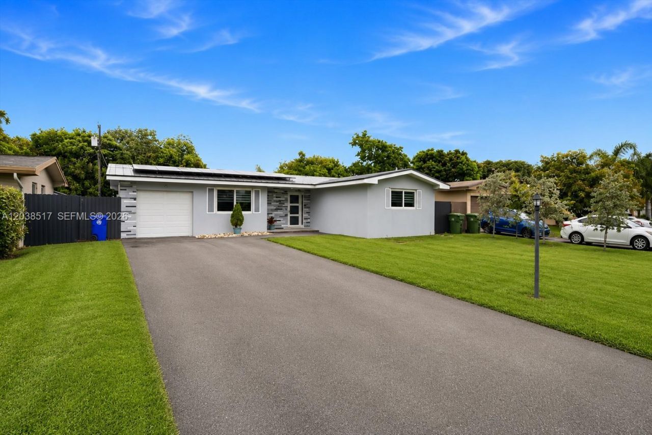 8211 NW 12th St, Pembroke Pines, FL 33024 Photo