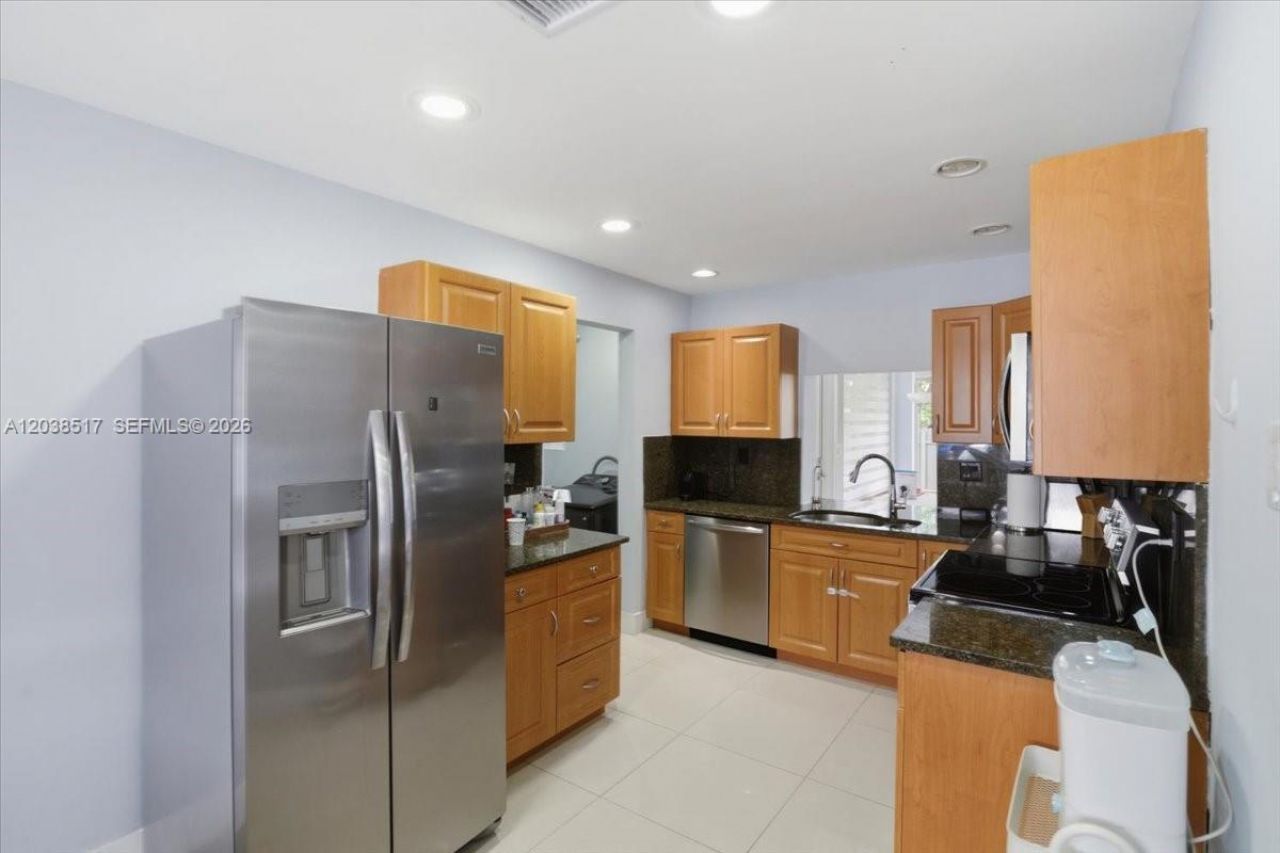 8211 NW 12th St, Pembroke Pines, FL 33024 Photo
