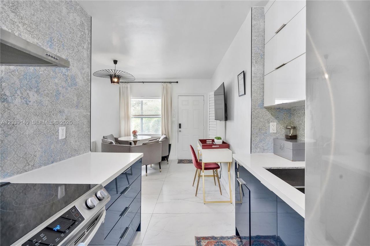 8270 NE 1st Pl , Unit 4, Miami, FL 33138 Photo