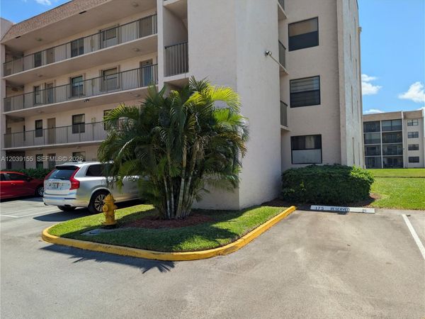 10120 Sunrise Lakes Blvd, Unit 110, Sunrise, FL 33322
