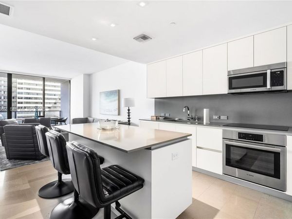 88 SW 7th St , Unit 1006, Miami, FL 33130