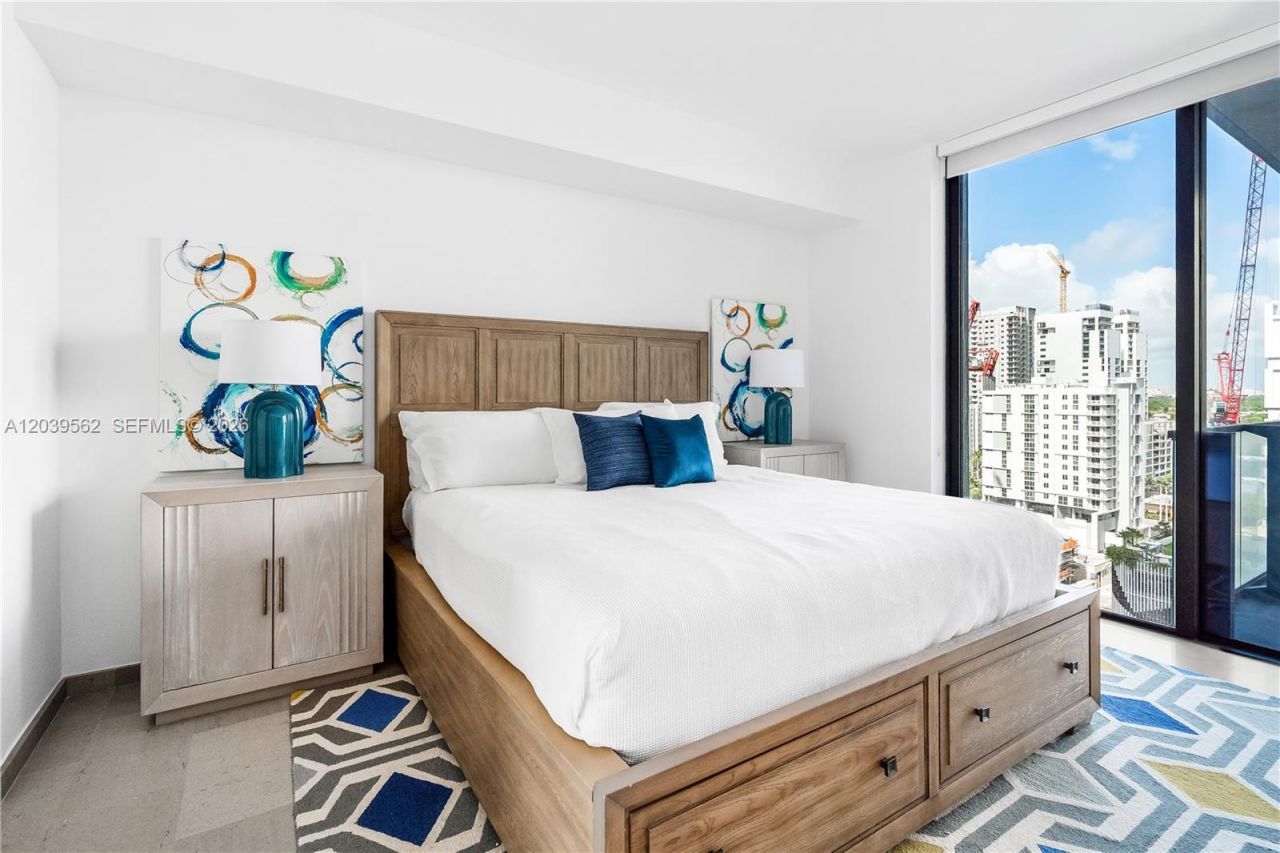 88 SW 7th St , Unit 1006, Miami, FL 33130 Photo