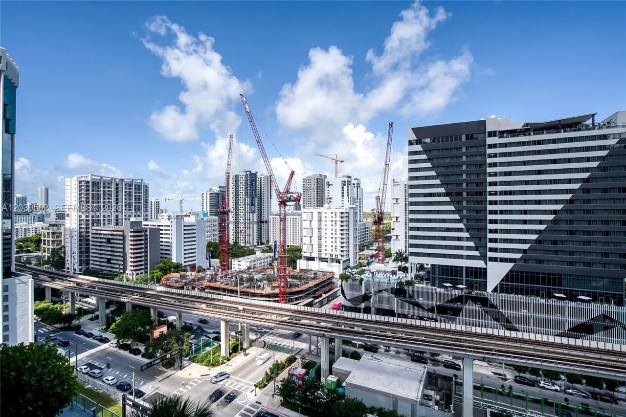 88 SW 7th St , Unit 1006, Miami, FL 33130 Photo