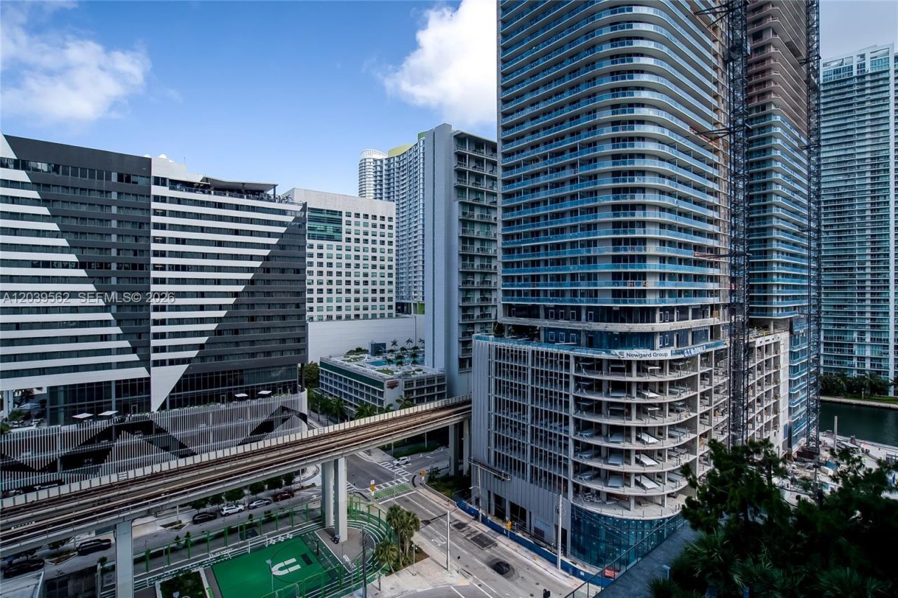 88 SW 7th St , Unit 1006, Miami, FL 33130 Photo
