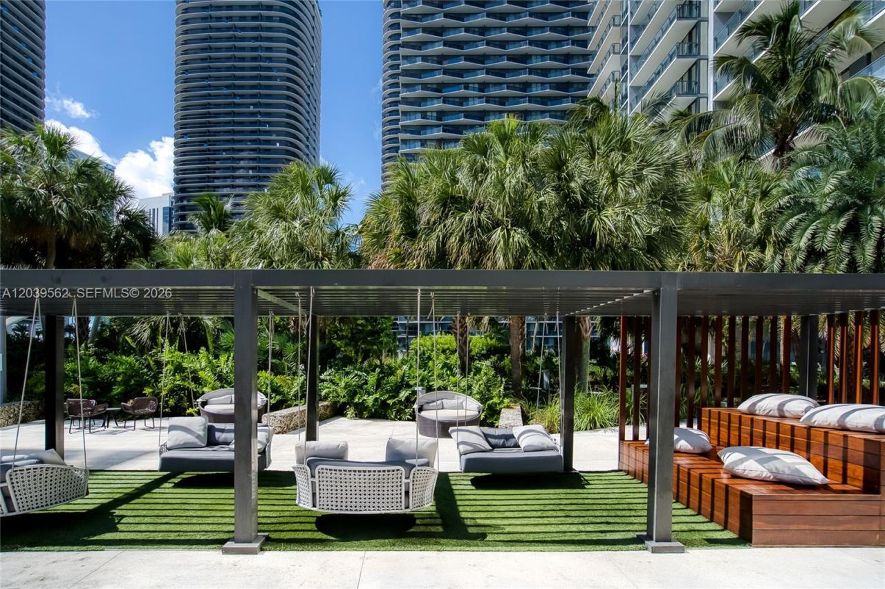 88 SW 7th St , Unit 1006, Miami, FL 33130 Photo