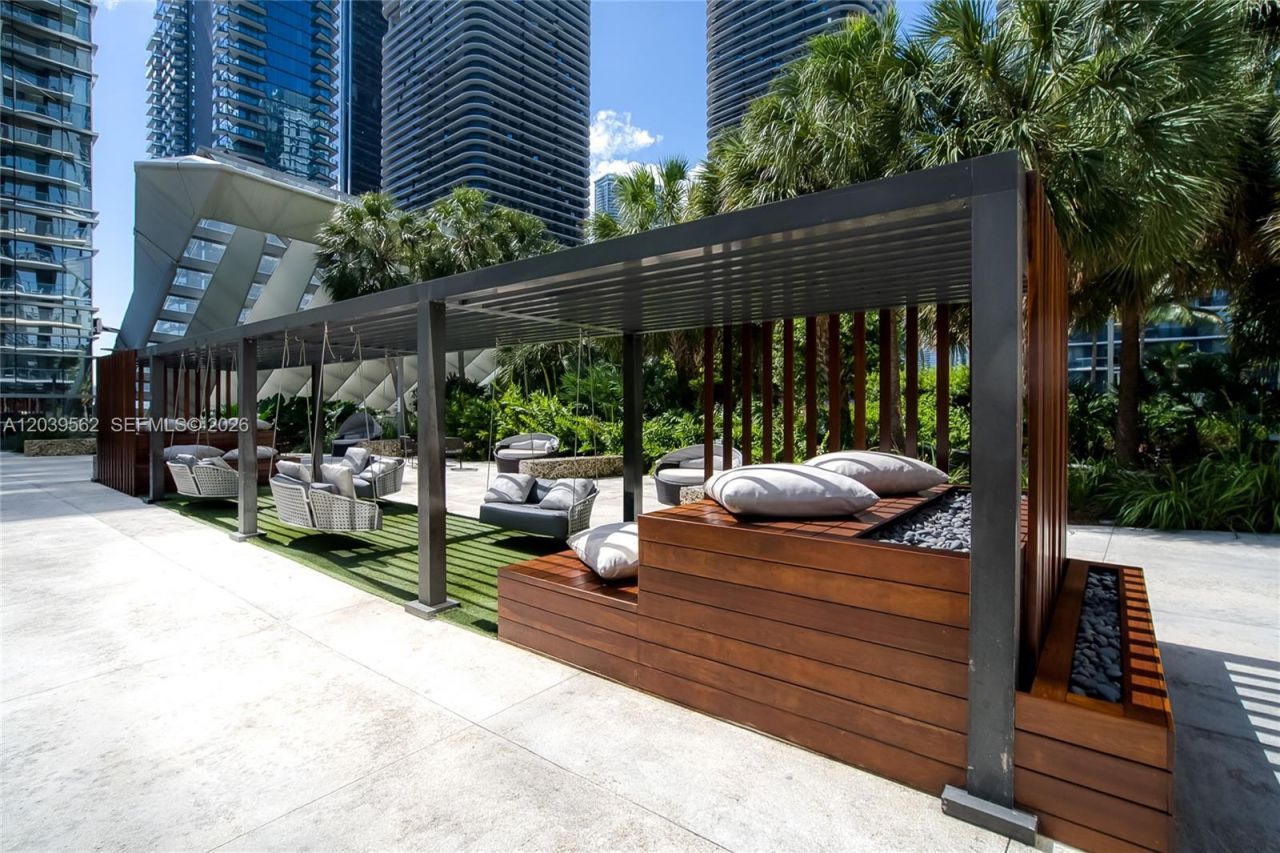 88 SW 7th St , Unit 1006, Miami, FL 33130 Photo
