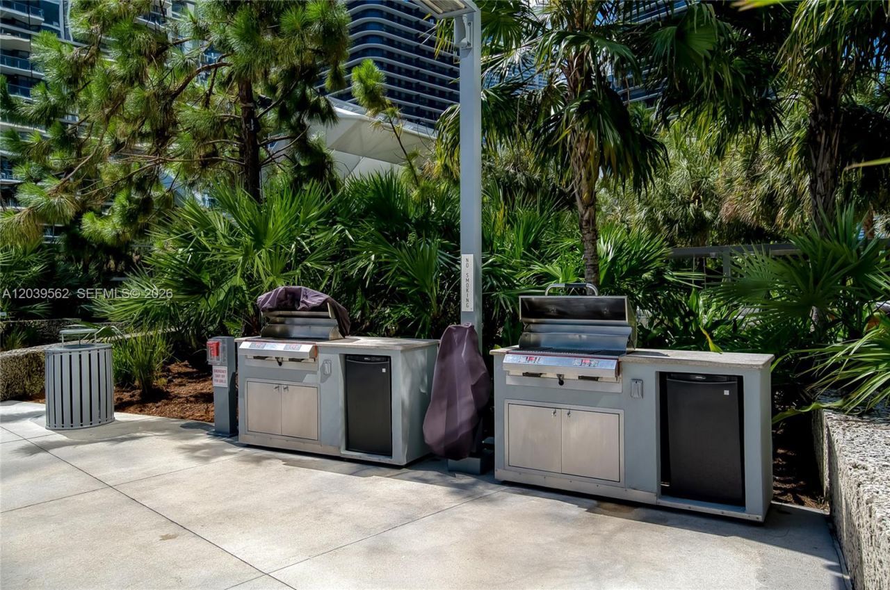 88 SW 7th St , Unit 1006, Miami, FL 33130 Photo