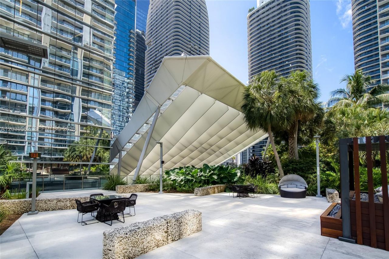 88 SW 7th St , Unit 1006, Miami, FL 33130 Photo