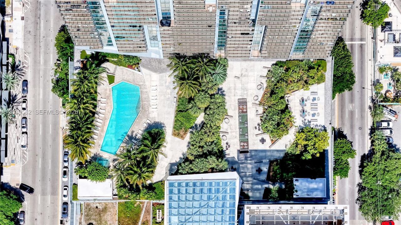 88 SW 7th St , Unit 1006, Miami, FL 33130 Photo