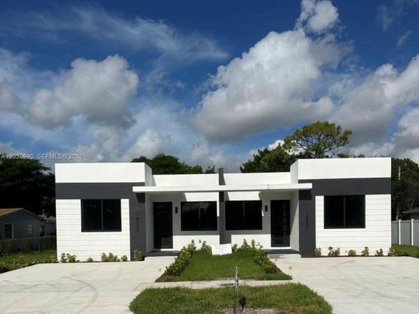 16000 NW 38 Pl , Miami Gardens, FL 33054