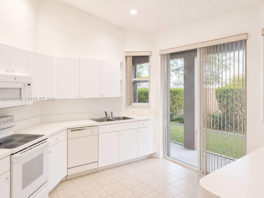 8090 S Aragon Blvd, Unit 3, Sunrise, FL 33322 Photo