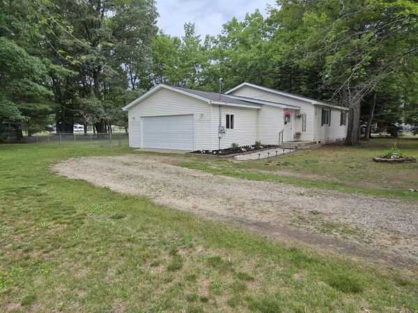 217 Weaver Drive, Houghton Lake, MI 48629