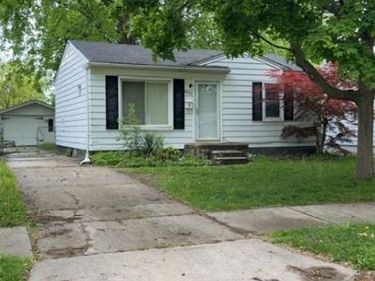 8094 Oak Street, Taylor, MI 48180