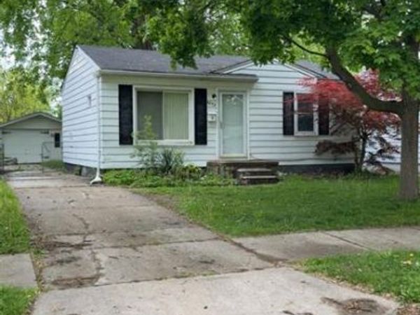 8094 Oak Street, Taylor, MI 48180