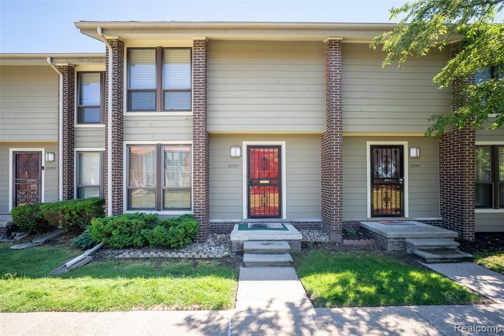 20937 Sherman Avenue, Southfield, MI 48033 Main Photo