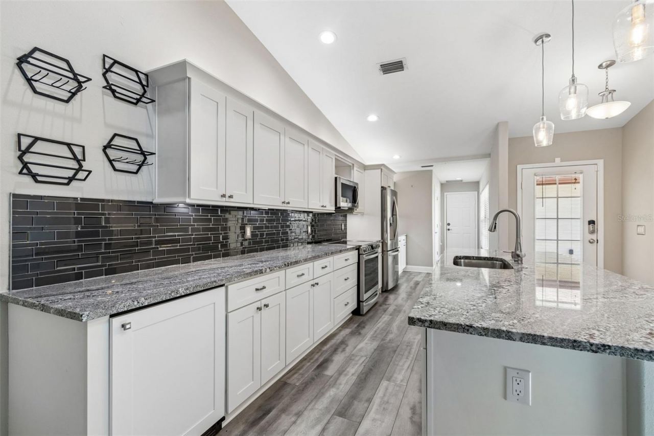 6019 Courtside Drive, Bradenton, FL 34210 Photo