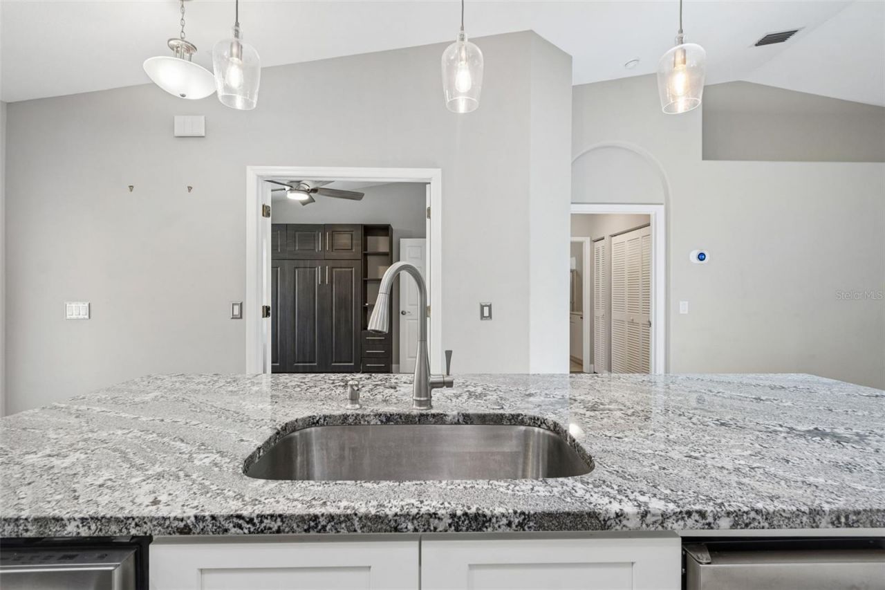 6019 Courtside Drive, Bradenton, FL 34210 Photo