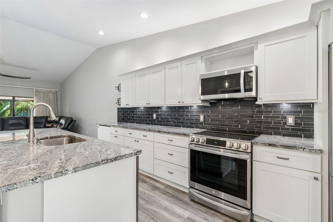 6019 Courtside Drive, Bradenton, FL 34210 Photo