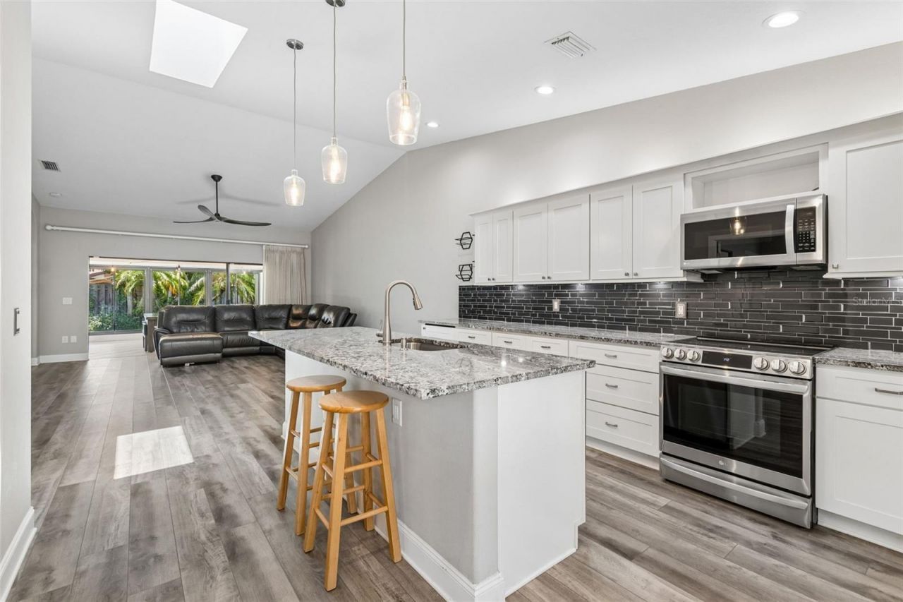 6019 Courtside Drive, Bradenton, FL 34210 Photo