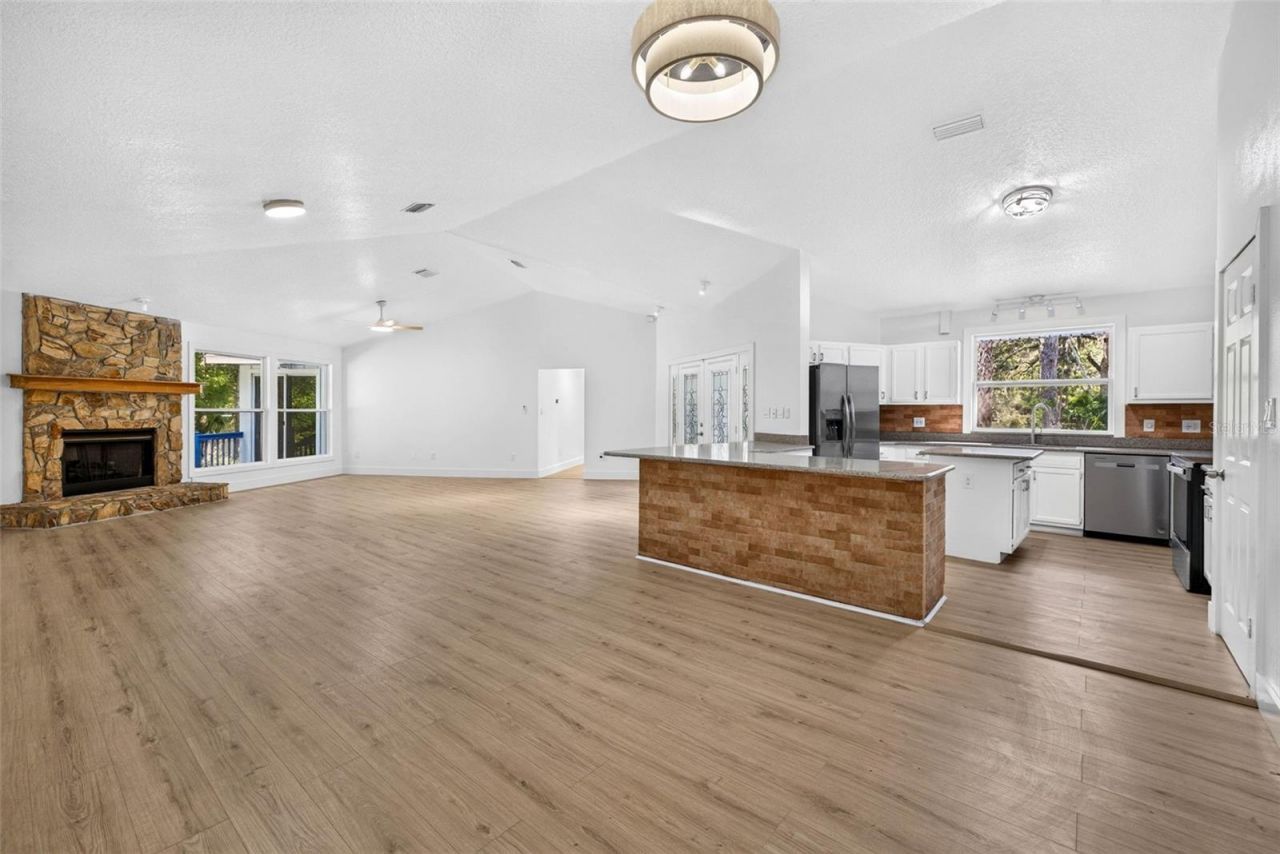 4586 S Flambeau Loop , Homosassa, FL 34448 Photo