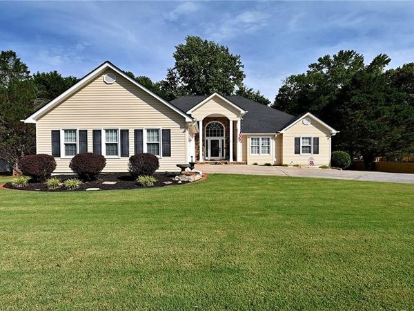 4010 Churchill Downs Drive, Gainesville, GA 30507