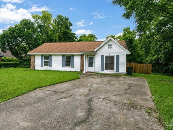 8126 Crystal Wells Pl, Pensacola, FL 32514