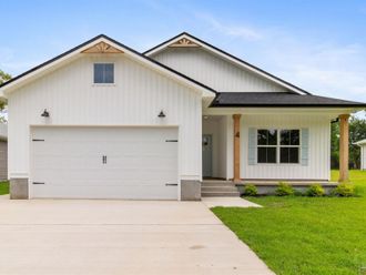 4 Coweta Rd Cantonment, FL 32533