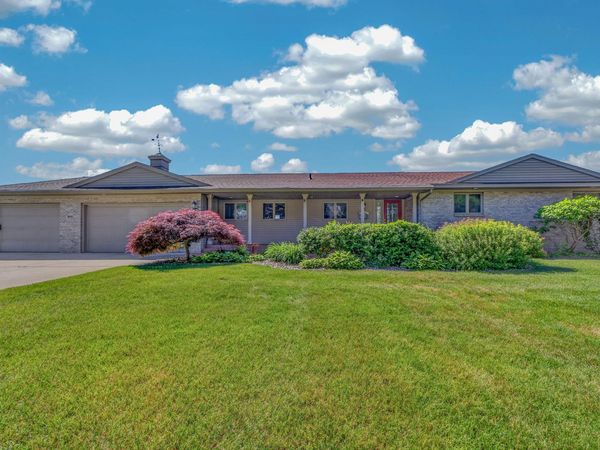909 Tostenabe Lane, Muskegon, MI 49445