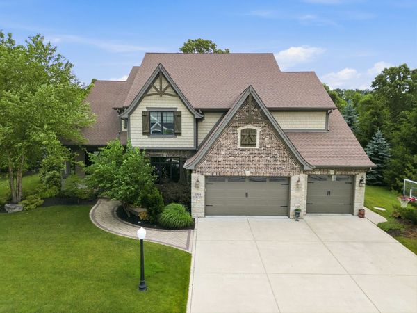 3704 Elio Way , Valparaiso, IN 46385