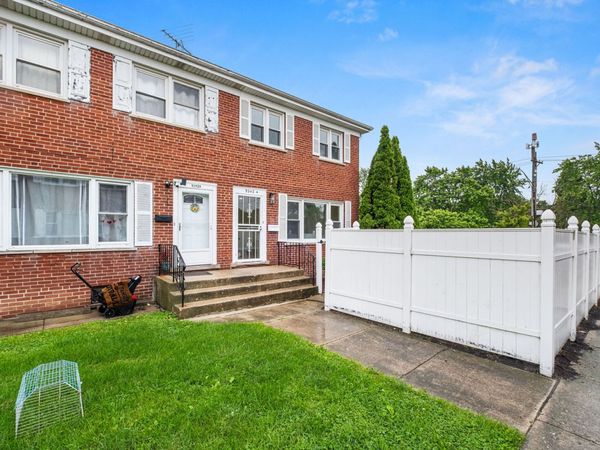 9342 Noel Avenue , Unit A, Des Plaines, IL 60016