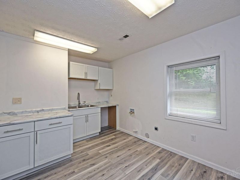 9101 N Dixie Drive, Butler Twp, OH 45414 Photo 21
