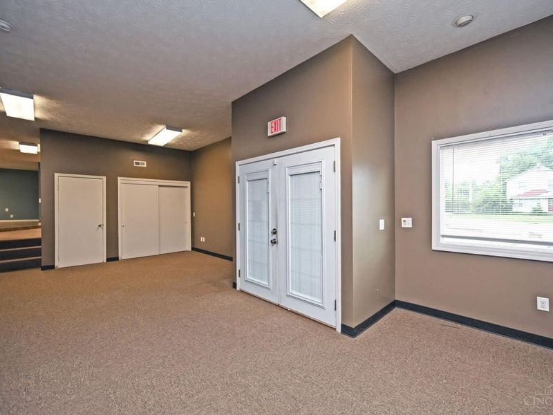 9101 N Dixie Drive, Butler Twp, OH 45414 Photo 3