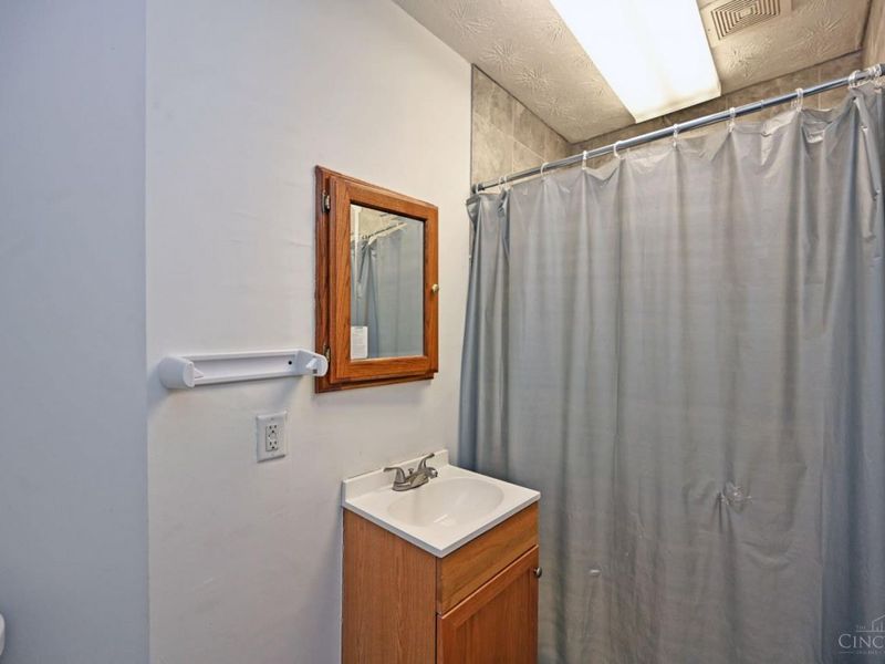 9101 N Dixie Drive, Butler Twp, OH 45414 Photo 7