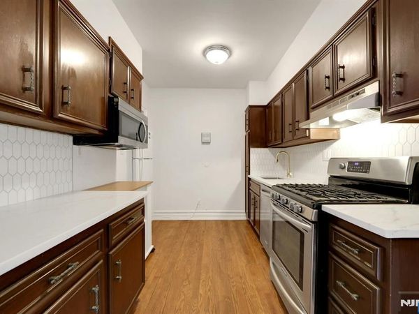 100 E Palisade Avenue A24, Unit A24, ENGLEWOOD, NJ 07631