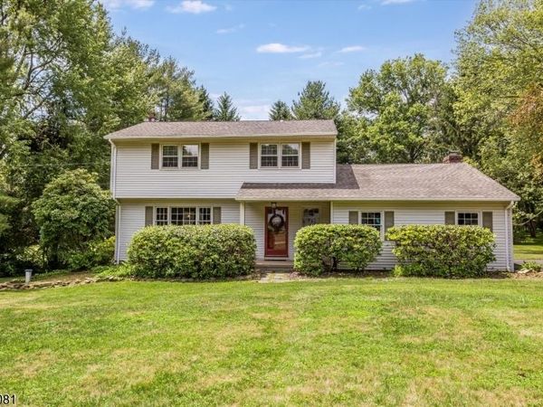 7 Catan Dr, Chester, NJ 07930