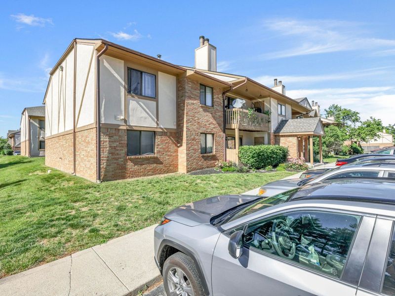 2269 Hedgerow Road , Unit 2269B, Columbus, OH 43220 Photo 2