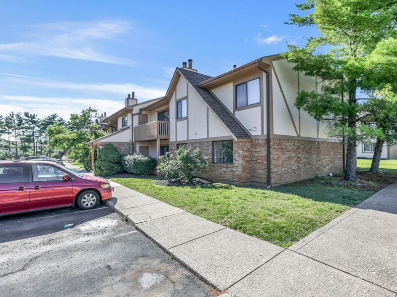2269 Hedgerow Road , Unit 2269B, Columbus, OH 43220 Photo 4