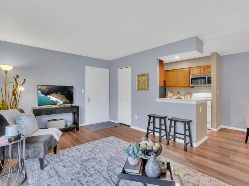 2269 Hedgerow Road , Unit 2269B, Columbus, OH 43220 Photo 9
