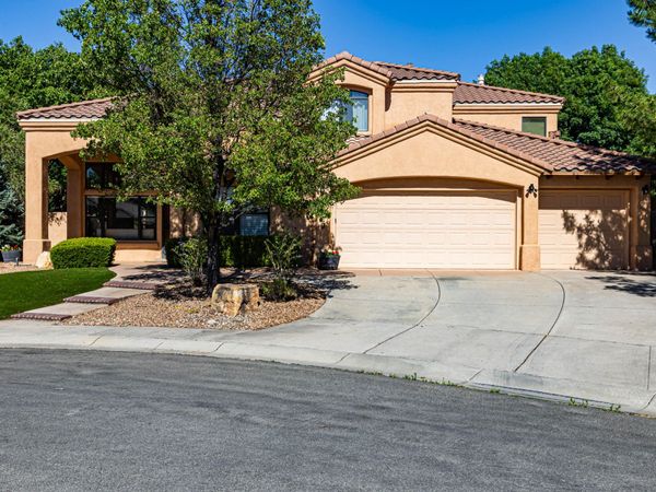 8920 Vallejo Place NE, Albuquerque, NM 87122