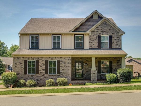 100 Sophie Ct, Hendersonville, TN 37075