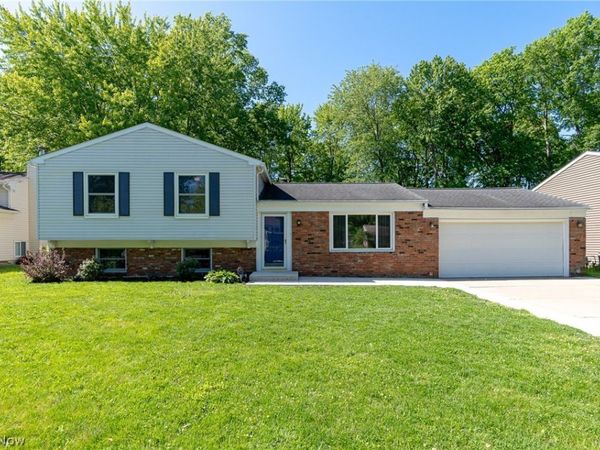 26943 Southwood Lane, Olmsted Twp, OH 44138
