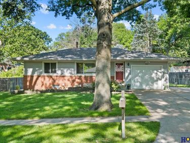 1857 Rusty Lane, Lincoln, NE 68506