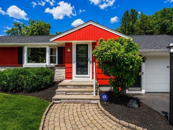 11 Sunset Dr, Easton, MA 02334