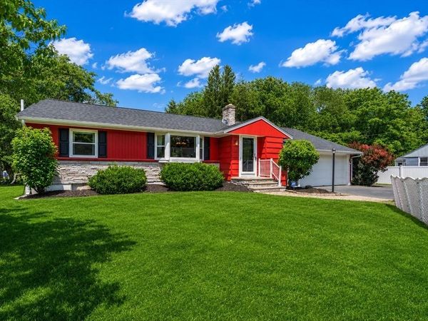 11 Sunset Dr, Easton, MA 02334